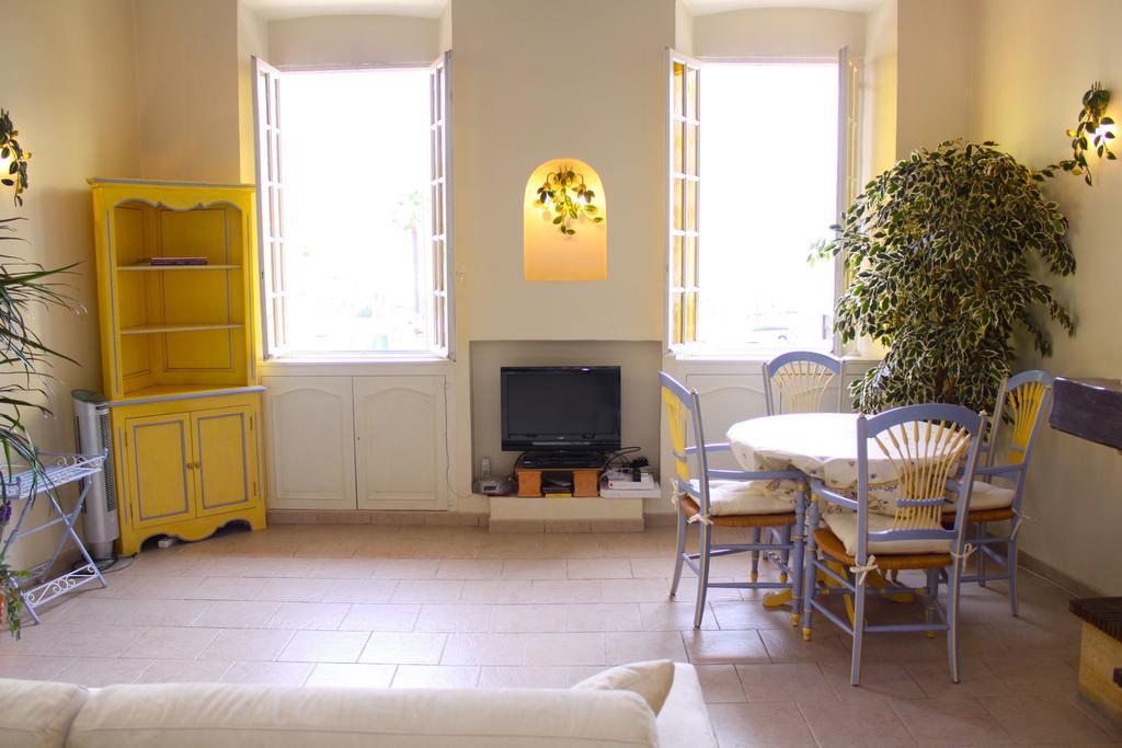 Very Charming Studio Apartment On Port In Cannes A Short Walk To Palais With Aircon And Internet 411 Bagian luar foto