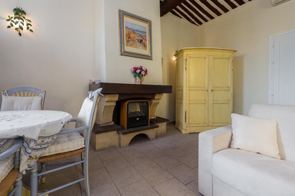 Very Charming Studio Apartment On Port In Cannes A Short Walk To Palais With Aircon And Internet 411 Bagian luar foto