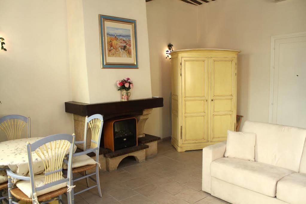 Very Charming Studio Apartment On Port In Cannes A Short Walk To Palais With Aircon And Internet 411 Bagian luar foto