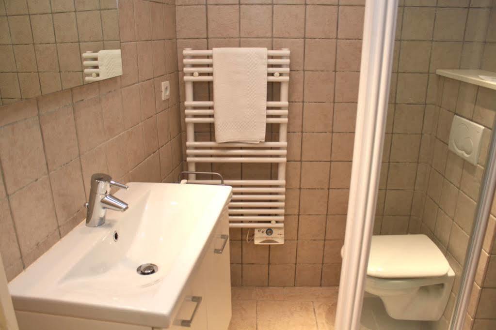 Very Charming Studio Apartment On Port In Cannes A Short Walk To Palais With Aircon And Internet 411 Bagian luar foto